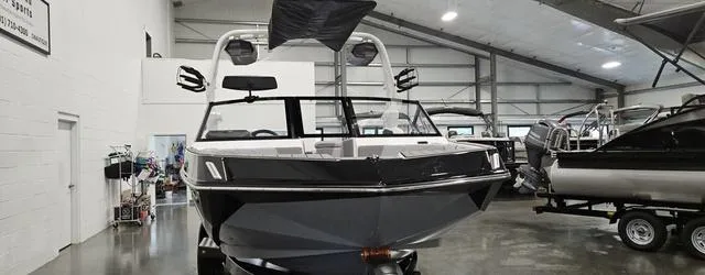 Slide: The Image of Nautique Super Air Nautique GS20 2025 - 6