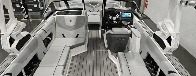 Slide: The Image of Nautique Super Air Nautique GS20 2025 - 7