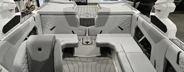 Slide: The Image of Nautique Super Air Nautique GS20 2025 - 9