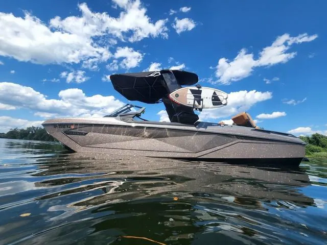 Slide: The Image of Nautique Super Air Nautique G25 Paragon 2022 - 4
