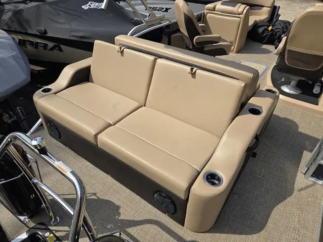 Slide: The Image of Barletta C22UC 2024 - 15