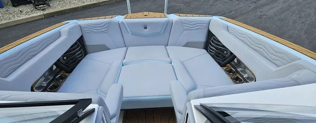 Slide: The Image of Nautique Super Air Nautique G23 2025 - 18