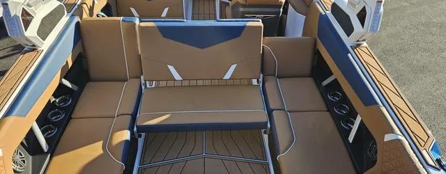 Slide: The Image of Nautique Super Air Nautique GS22 2025 - 10