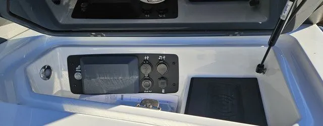 Slide: The Image of Nautique Super Air Nautique GS22 2025 - 17