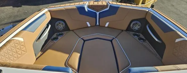 Slide: The Image of Nautique Super Air Nautique GS22 2025 - 7