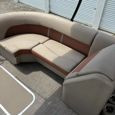 Slide: The Image of Bennington 25LTFB 2021 - 7