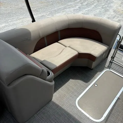 Slide: The Image of Bennington 25LTFB 2021 - 8