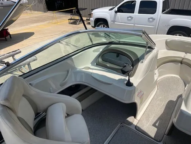Slide: The Image of Sea Ray 205 Sport 2005 - 6