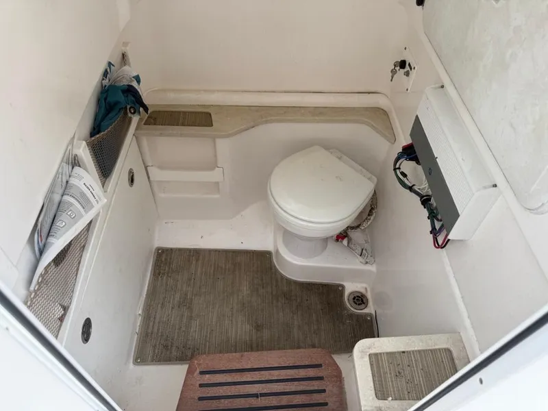 Slide: The Image of Everglades 273 Center Console 2021 - 16