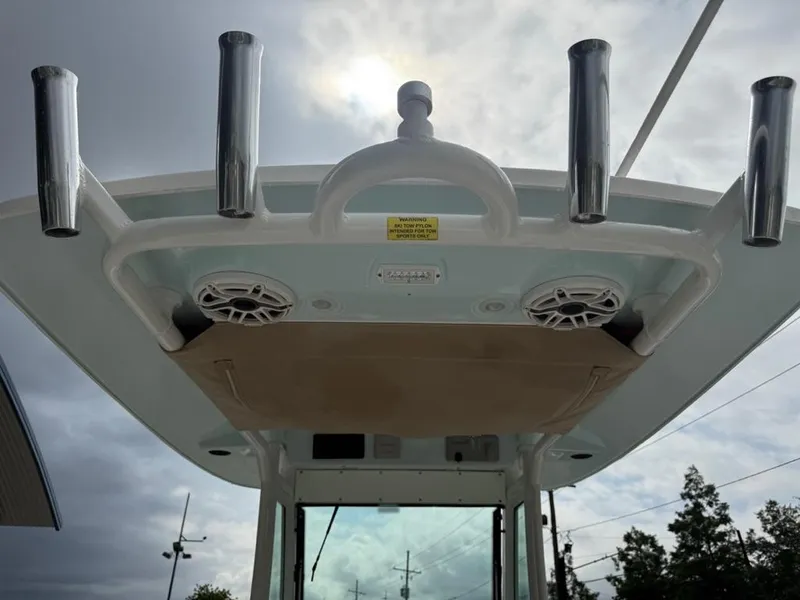 Slide: The Image of Everglades 273 Center Console 2021 - 19