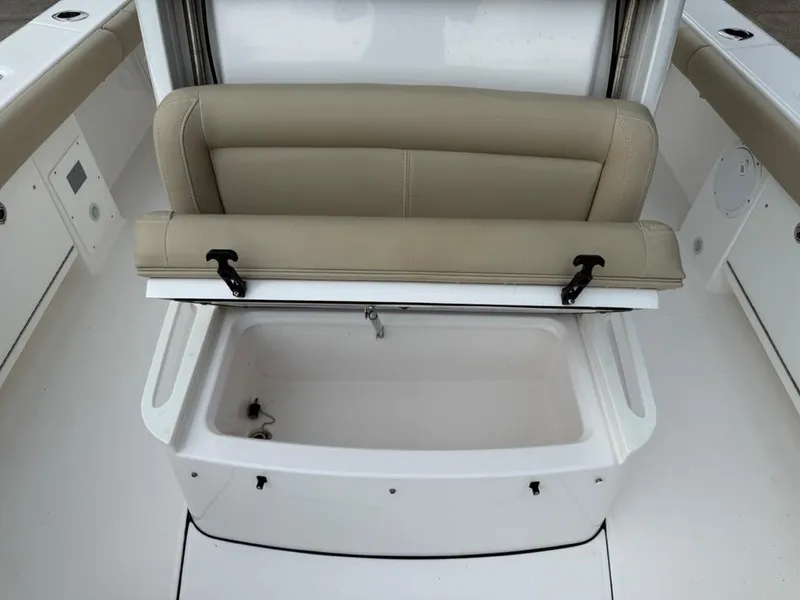 Slide: The Image of Everglades 273 Center Console 2021 - 23