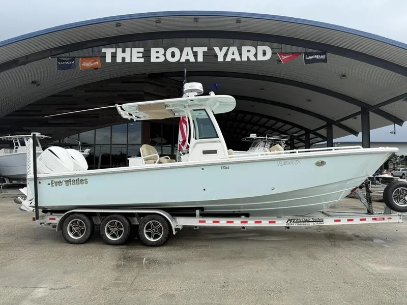 Slide: The Image of Everglades 273 Center Console 2021 - 8