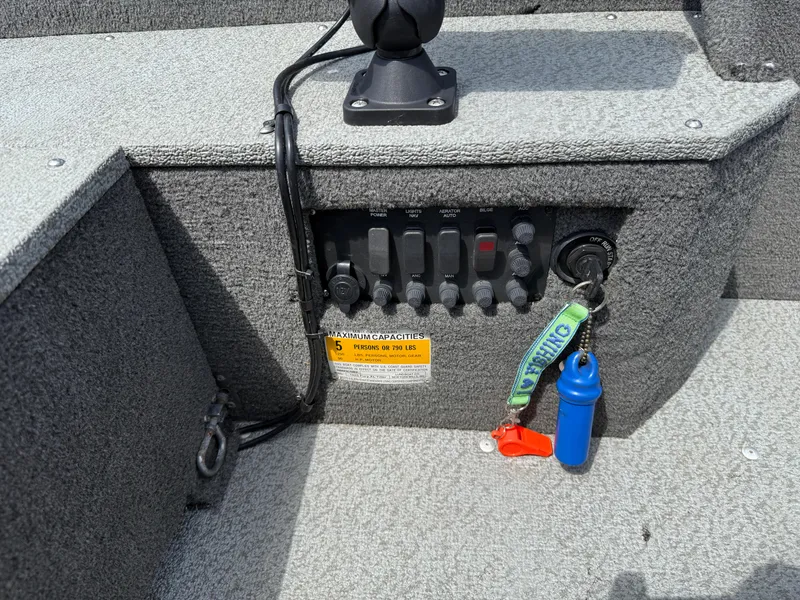 Slide: The Image of Lund 1625 Fury XL Tiller 2015 - 25