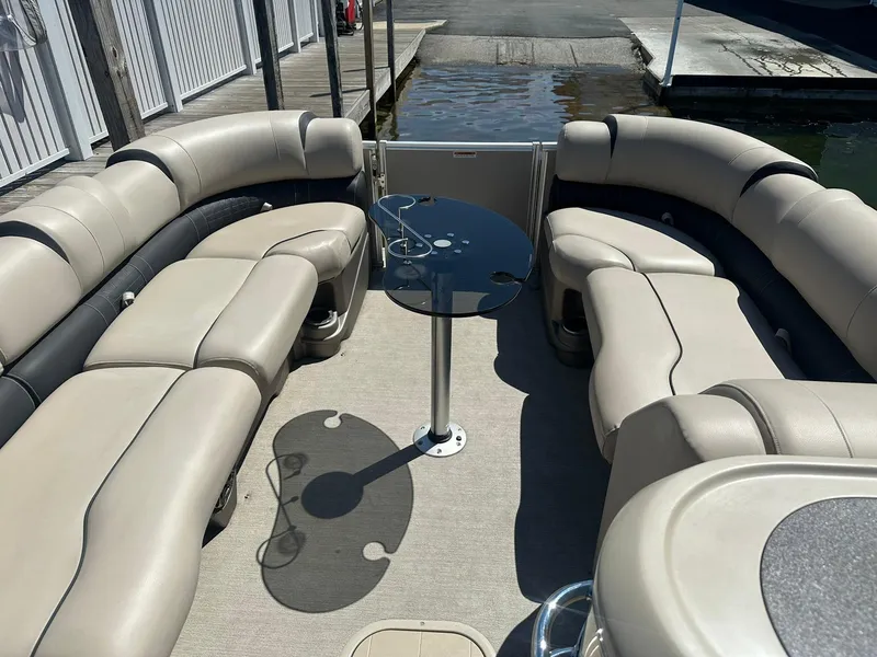 Slide: The Image of Luxurious seating on 2018 Avalon Catalina Platinum Entertainer 27' pontoon boat. - 16