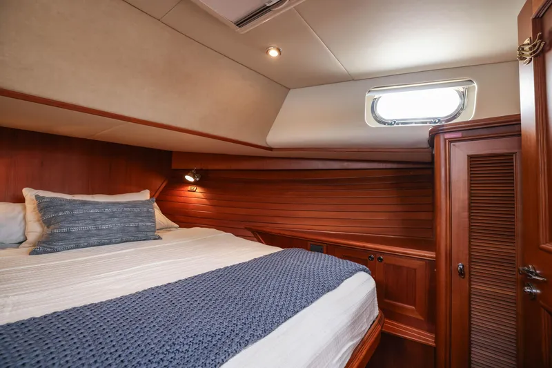 Slide: The Image of Luxurious cabin interior of 2008 Grand Banks EASTBAY 39 SX yacht. - 27