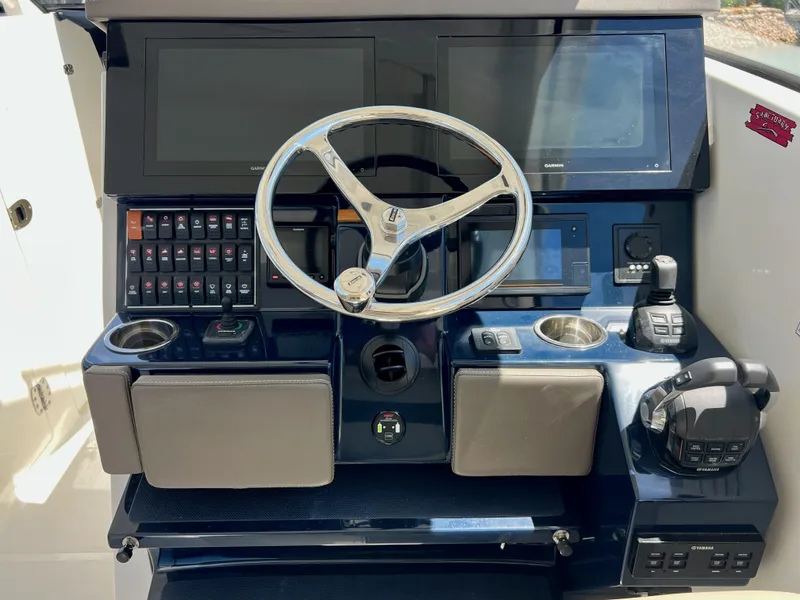 Slide: The Image of Pursuit DC 365 Dual Console 2021 - 10