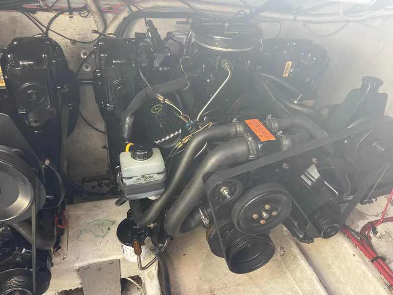 Slide: The Image of 1998 Cruisers 2870 Rogue engine compartment with visible components and wiring. - 40