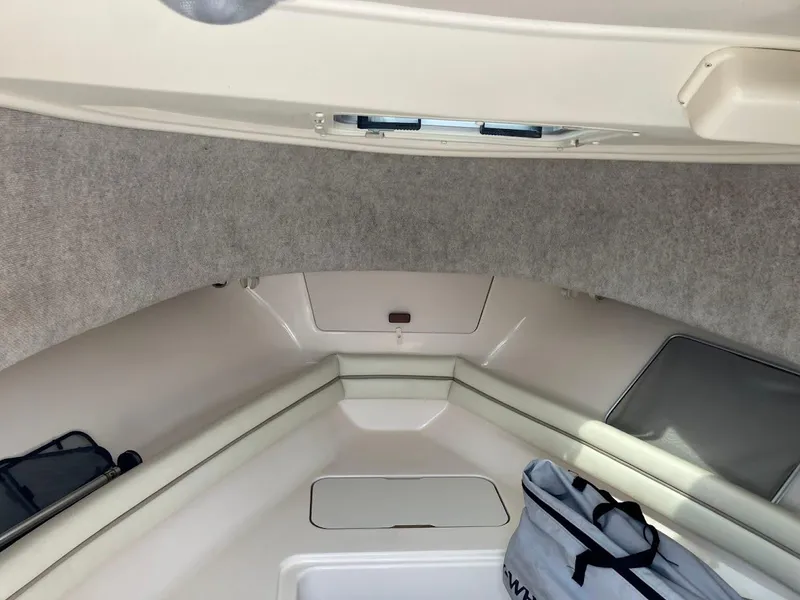 Slide: The Image of Grady-White Seafarer 226 2005 - 12