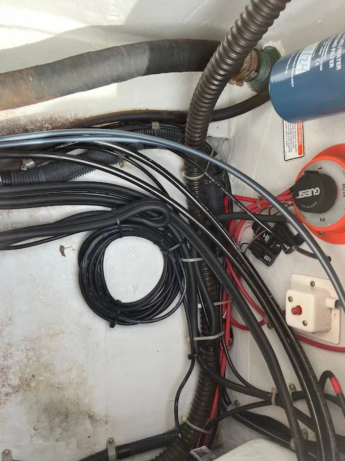 Slide: The Image of Grady-White Seafarer 226 2005 - 25