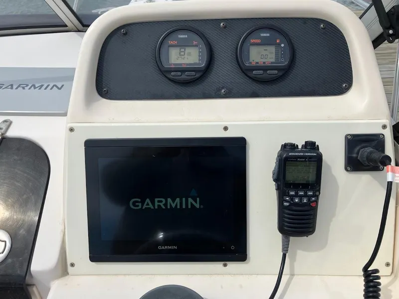 Slide: The Image of Grady-White Seafarer 226 2005 - 28