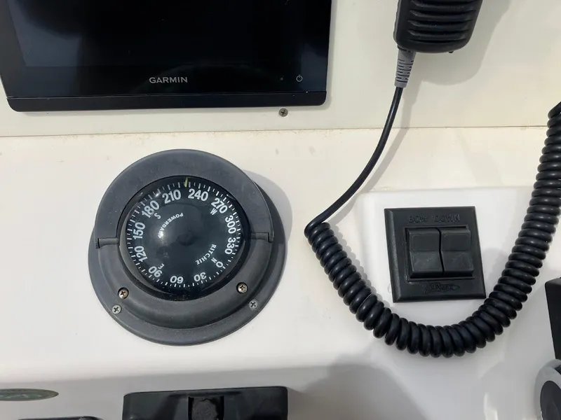 Slide: The Image of Grady-White Seafarer 226 2005 - 29