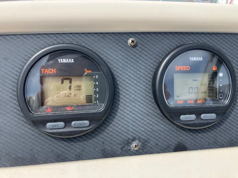 Slide: The Image of Grady-White Seafarer 226 2005 - 31