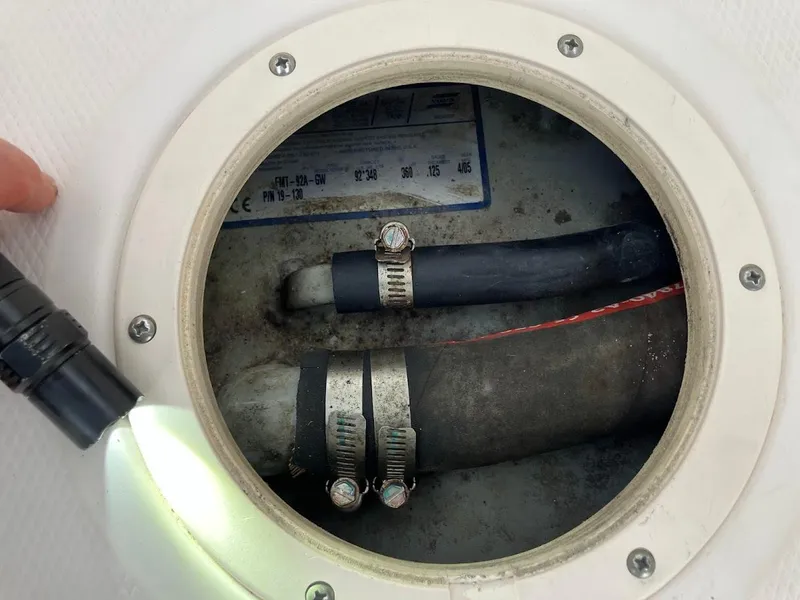 Slide: The Image of Grady-White Seafarer 226 2005 - 38