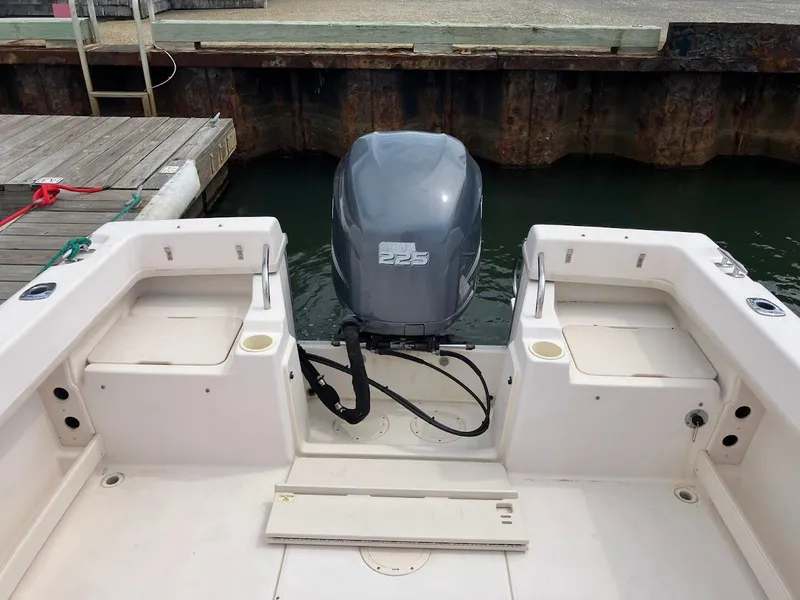 Slide: The Image of Grady-White Seafarer 226 2005 - 5