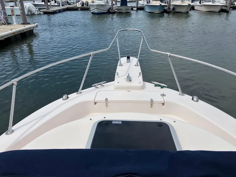 Slide: The Image of Grady-White Seafarer 226 2005 - 9