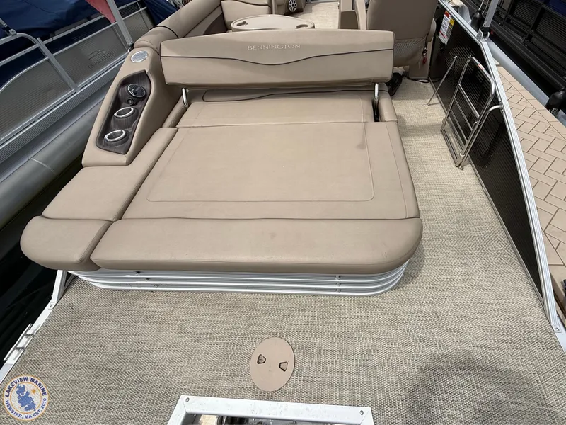 Slide: The Image of Bennington 22 SSBXP 2019 - 3