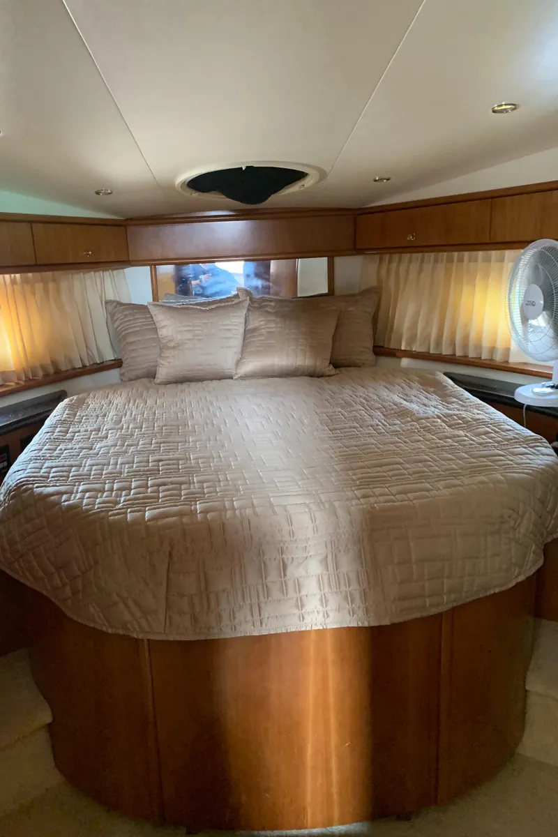 Slide: The Image of Carver 396 Aft Cabin Motor Yacht 2001 - 74