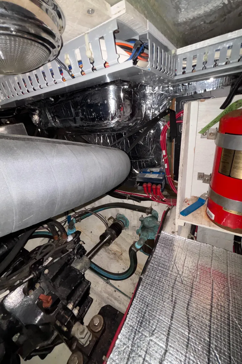 Slide: The Image of Carver 396 Aft Cabin Motor Yacht 2001 - 84