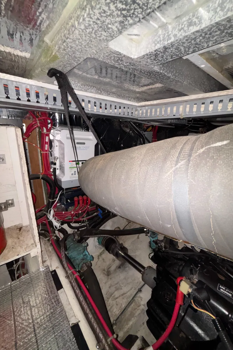 Slide: The Image of Carver 396 Aft Cabin Motor Yacht 2001 - 85