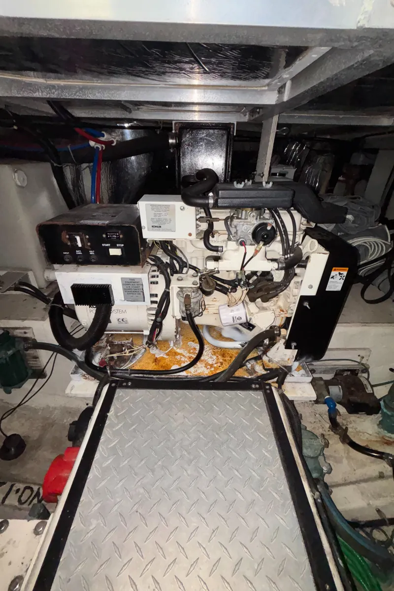 Slide: The Image of Carver 396 Aft Cabin Motor Yacht 2001 - 88