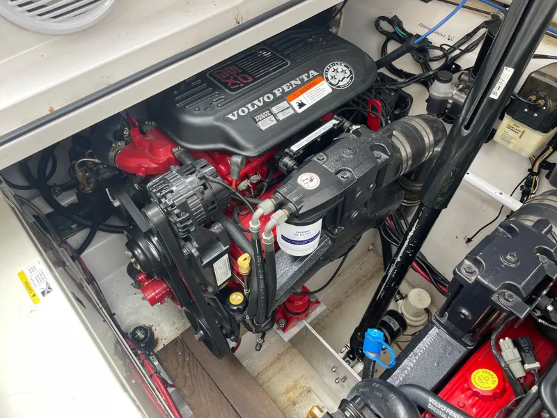 Slide: The Image of Engine compartment of 2006 Four Winns 318 Vista with Volvo Penta engine. - 35