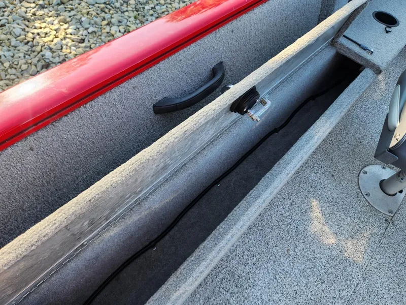 Slide: The Image of Tracker Pro Guide V 16 2012 - 11