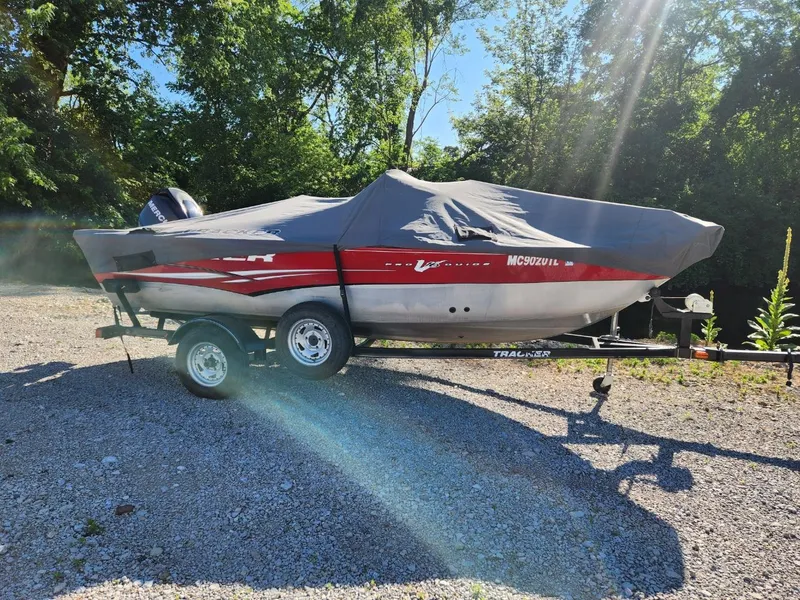 Slide: The Image of Tracker Pro Guide V 16 2012 - 12