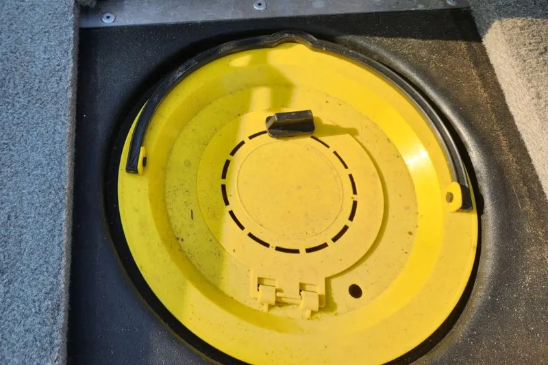 Slide: The Image of Tracker Pro Guide V 16 2012 - 14