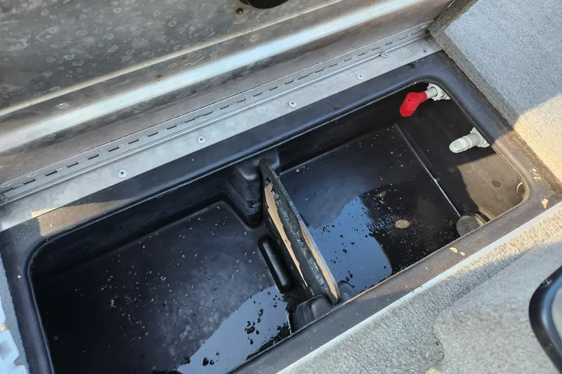 Slide: The Image of Tracker Pro Guide V 16 2012 - 15