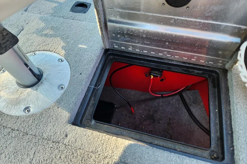 Slide: The Image of Tracker Pro Guide V 16 2012 - 16