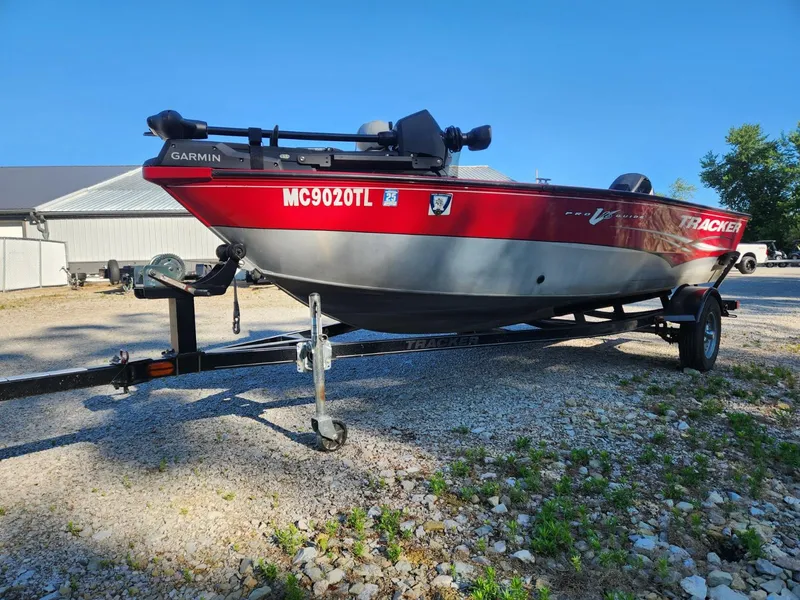 Slide: The Image of Tracker Pro Guide V 16 2012 - 4