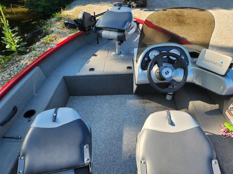 Slide: The Image of Tracker Pro Guide V 16 2012 - 5