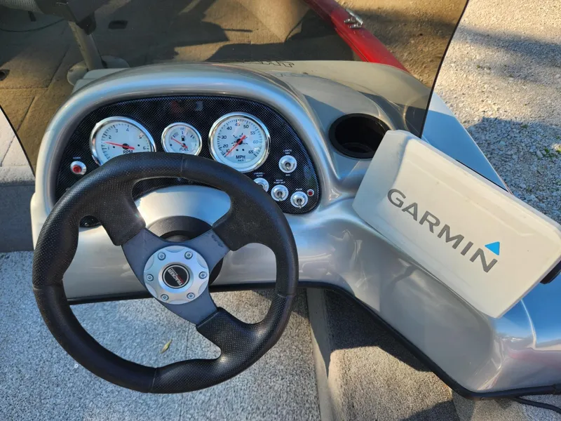 Slide: The Image of Tracker Pro Guide V 16 2012 - 6