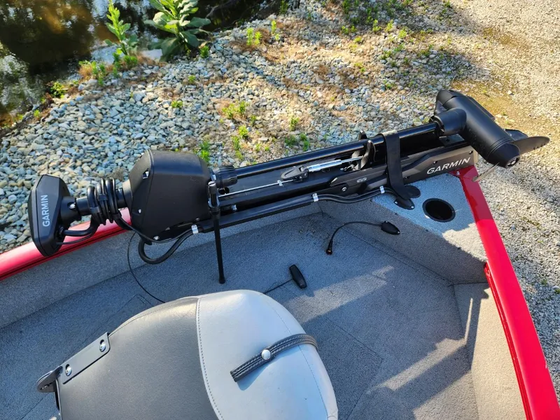 Slide: The Image of Tracker Pro Guide V 16 2012 - 7