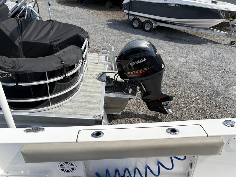 Slide: The Image of Sportsman Open 212 Center Console 2022 - 18