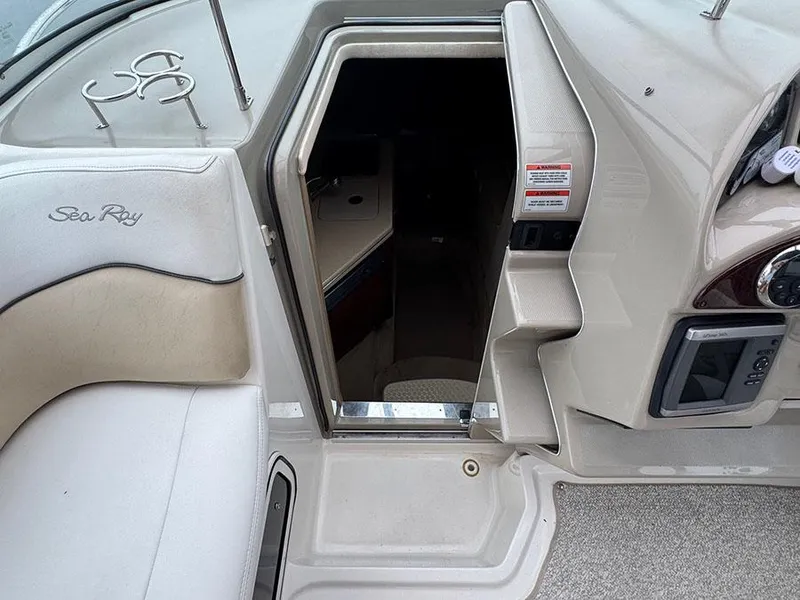 Slide: The Image of Sea Ray 260 Sundancer 2008 - 15