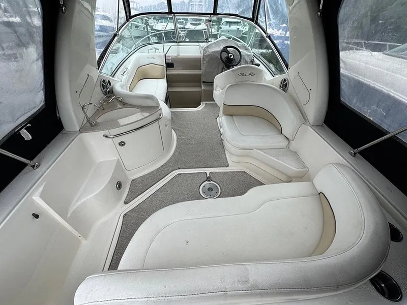Slide: The Image of Sea Ray 260 Sundancer 2008 - 9