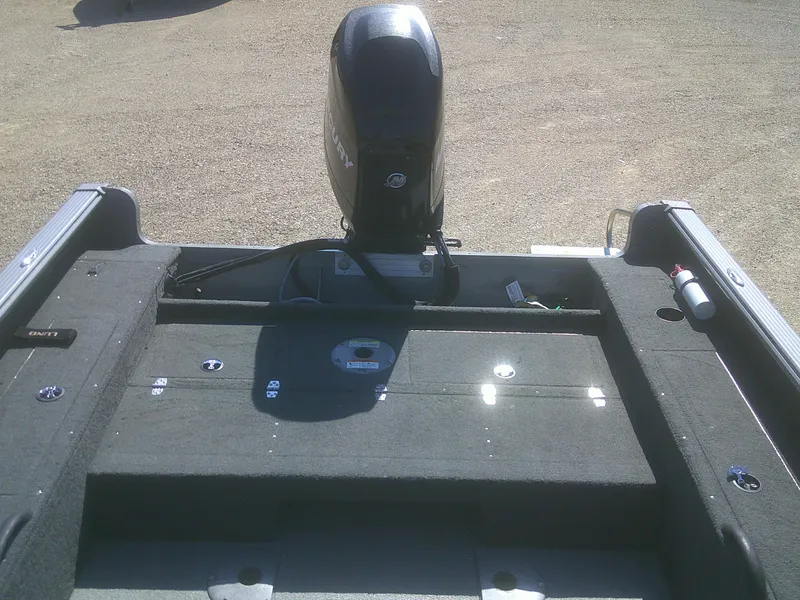 Slide: The Image of Lund 1825 Explorer Sport 2011 - 11