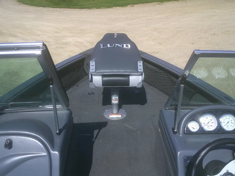 Slide: The Image of Lund 1825 Explorer Sport 2011 - 4