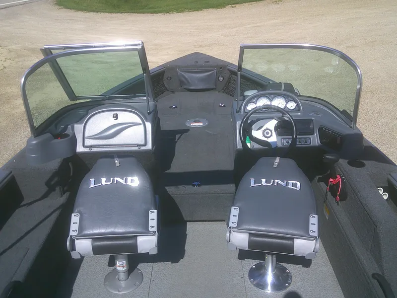 Slide: The Image of Lund 1825 Explorer Sport 2011 - 7